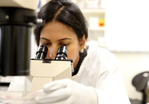 woman doing a laboratory research